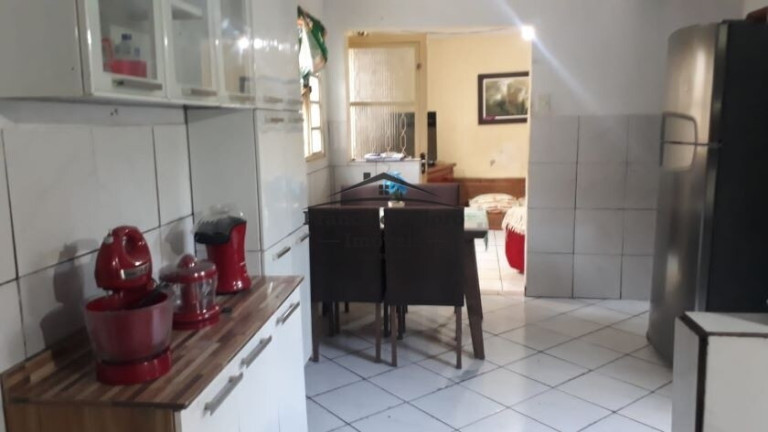 Imagem Kitnet com 10 Quartos à Venda, 56 m² em Jardim Do Vale - Guaratinguetá Imagem Kitnet com 10 Quartos à Venda, 56 m² em Jardim Do Vale - Guaratinguetá