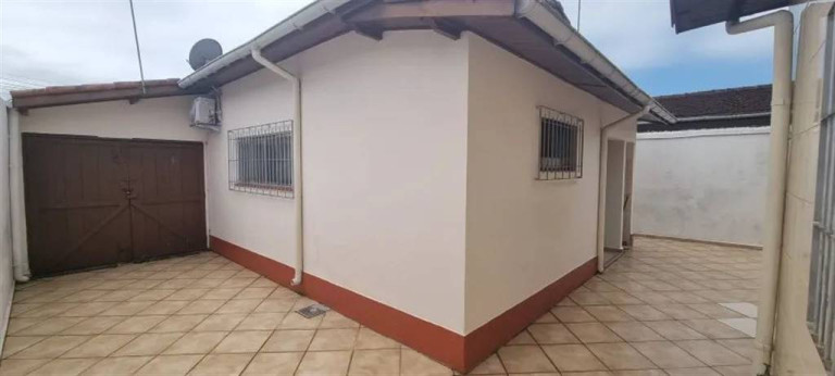 Imagem Casa com 4 Quartos à Venda, 144 m² em Solemar - Praia Grande Imagem Casa com 4 Quartos à Venda, 144 m² em Solemar - Praia Grande