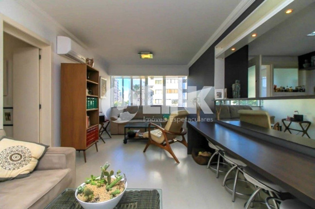 Imagem Apartamento com 3 Quartos à Venda, 88 m² em Mont Serrat - Porto Alegre Imagem Apartamento com 3 Quartos à Venda, 88 m² em Mont Serrat - Porto Alegre