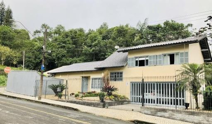 Imagem Casa com 5 Quartos à Venda, 230 m² em Saguaçu - Joinville