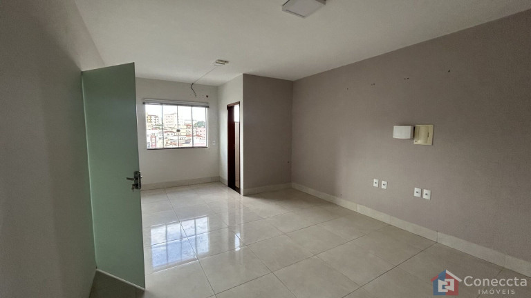 Sala Comercial para Alugar, 95 m² em Centro - Patos De Minas