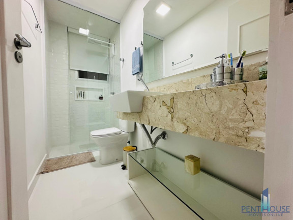 Imagem Apartamento com 2 Quartos à Venda, 65 m² em Centro - Balneário Camboriú