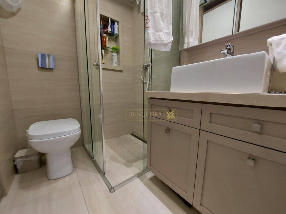 Imagem Imóvel com 3 Quartos à Venda, 131 m² em Centro - Florianópolis Imagem Imóvel com 3 Quartos à Venda, 131 m² em Centro - Florianópolis