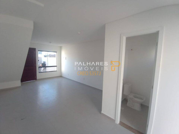 Imagem Casa com 2 Quartos à Venda, 65 m² em Iririú - Joinville