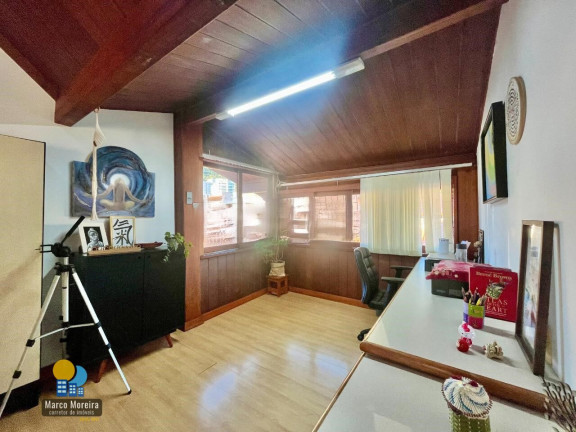 Imagem Casa com 4 Quartos à Venda, 205 m² em Itacorubi - Florianópolis Imagem Casa com 4 Quartos à Venda, 205 m² em Itacorubi - Florianópolis