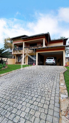 Imagem Sobrado com 4 Quartos à Venda, 300 m² em Bom Retiro - Joinville Imagem Sobrado com 4 Quartos à Venda, 300 m² em Bom Retiro - Joinville
