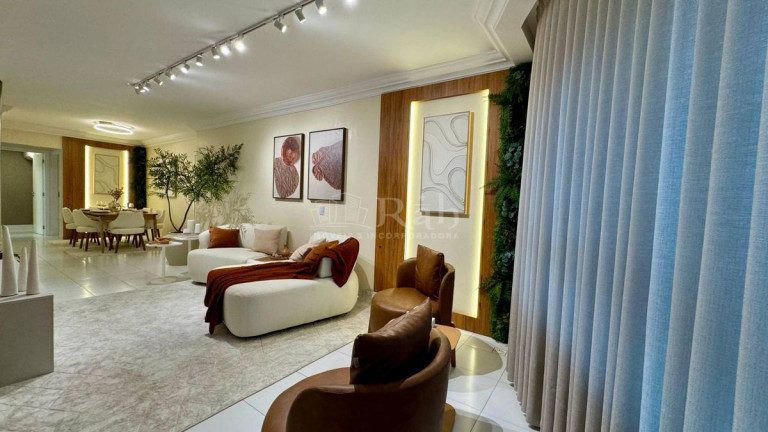 Imagem Apartamento com 3 Quartos à Venda, 108 m² em Centro - Balneário Camboriú