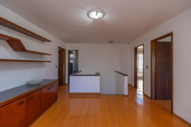 Imagem Casa com 3 Quartos à Venda, 280 m² em Seminário - Curitiba Imagem Casa com 3 Quartos à Venda, 280 m² em Seminário - Curitiba