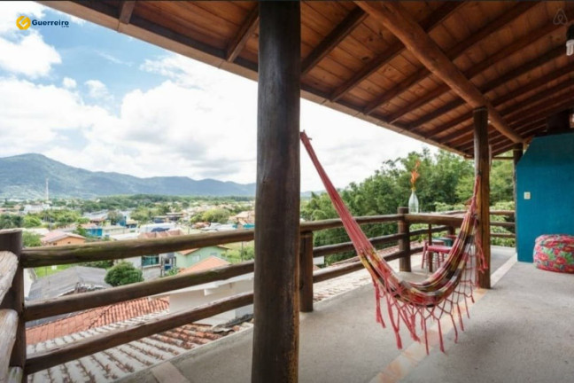 Imagem Casa com 5 Quartos à Venda, 175 m² em Barra Da Lagoa - Florianópolis Imagem Casa com 5 Quartos à Venda, 175 m² em Barra Da Lagoa - Florianópolis