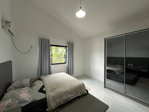 Imagem Casa com 5 Quartos à Venda, 160 m² em Pinheiros - Balneário Barra Do Sul Imagem Casa com 5 Quartos à Venda, 160 m² em Pinheiros - Balneário Barra Do Sul