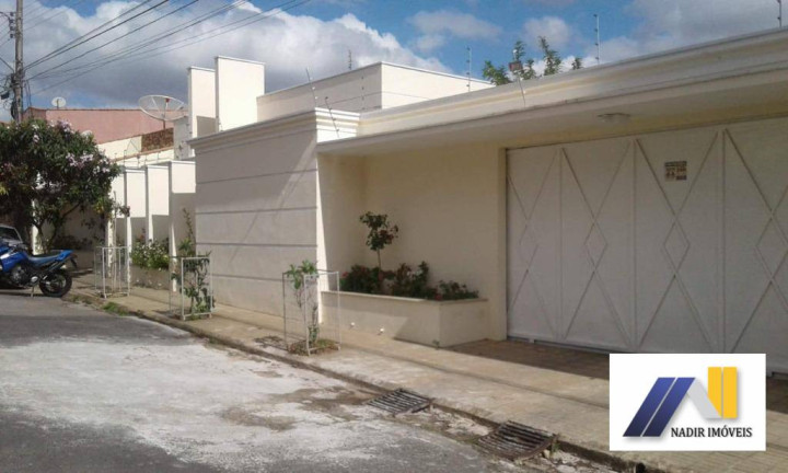 Imagem Casa com 3 Quartos à Venda, 600 m² em João Paulo Ii - Pouso Alegre Imagem Casa com 3 Quartos à Venda, 600 m² em João Paulo Ii - Pouso Alegre