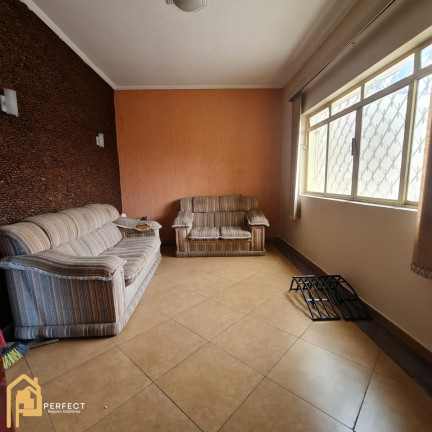 Imagem Casa com 4 Quartos à Venda, 250 m² em Centro - Taubaté Imagem Casa com 4 Quartos à Venda, 250 m² em Centro - Taubaté