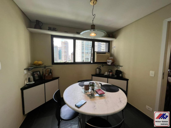 Imagem Apartamento com 3 Quartos à Venda, 220 m² em Itaim Bibi - São Paulo