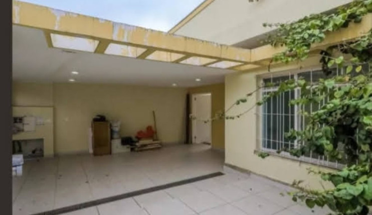 Casa com 3 Quartos à Venda, 272 m² em Vila Brasilina - São Paulo