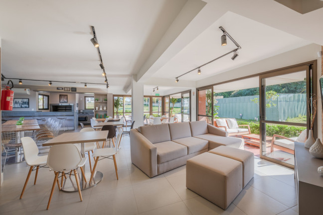 Imagem Casa com 3 Quartos à Venda,  em Mário Quintana - Porto Alegre