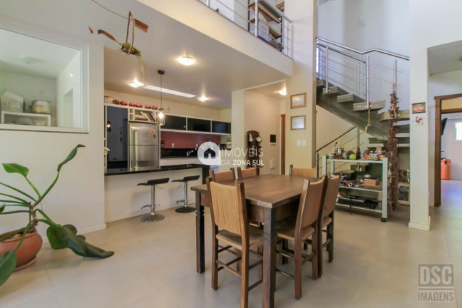 Imagem Casa com 2 Quartos à Venda, 166 m² Imagem Casa com 2 Quartos à Venda, 166 m²