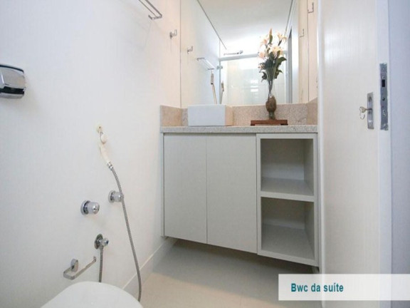Imagem Imóvel com 3 Quartos à Venda, 200 m² em Centro - Balneário Camboriú Imagem Imóvel com 3 Quartos à Venda, 200 m² em Centro - Balneário Camboriú