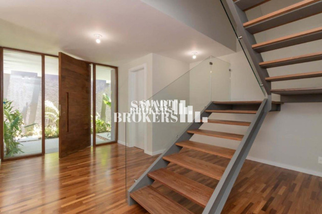 Imagem Sobrado com 4 Quartos à Venda, 581 m² em Alto De Pinheiros - São Paulo Imagem Sobrado com 4 Quartos à Venda, 581 m² em Alto De Pinheiros - São Paulo