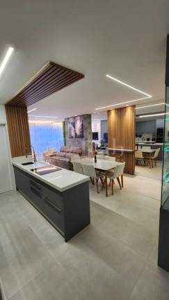 Apartamento com 3 Quartos à Venda,  em Meia Praia - Itapema