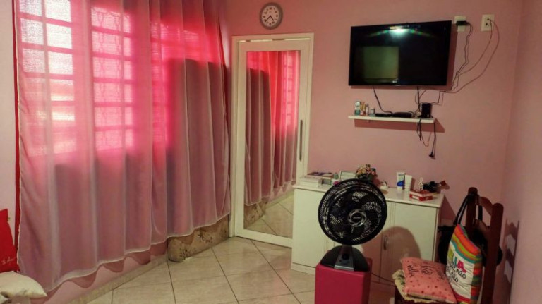 Imagem Casa com 4 Quartos à Venda, 150 m²