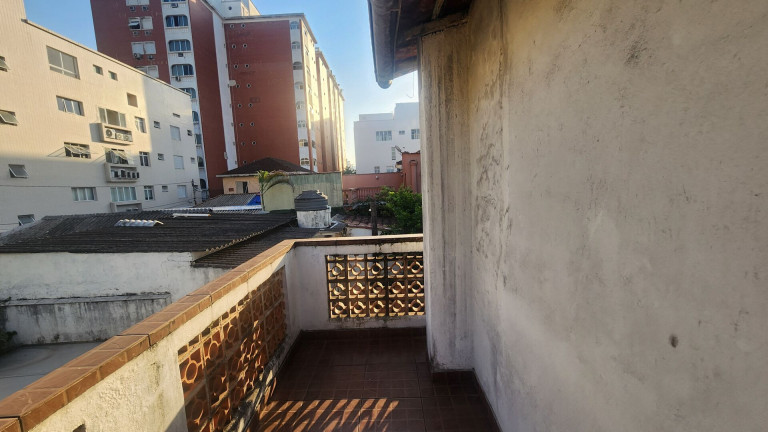 Imagem Casa com 4 Quartos à Venda, 220 m² em Gonzaga - Santos Imagem Casa com 4 Quartos à Venda, 220 m² em Gonzaga - Santos