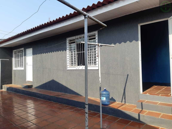 Imagem Casa com 3 Quartos à Venda, 180 m² em Uvaranas - Ponta Grossa Imagem Casa com 3 Quartos à Venda, 180 m² em Uvaranas - Ponta Grossa
