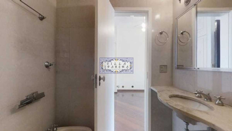 Imagem Apartamento com 4 Quartos à Venda, 155 m² em Lagoa - Rio De Janeiro Imagem Apartamento com 4 Quartos à Venda, 155 m² em Lagoa - Rio De Janeiro