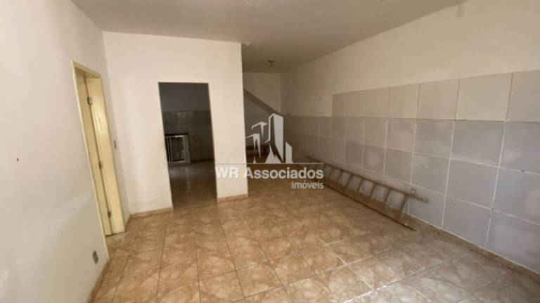 Imagem Casa com 3 Quartos à Venda, 260 m² Imagem Casa com 3 Quartos à Venda, 260 m²