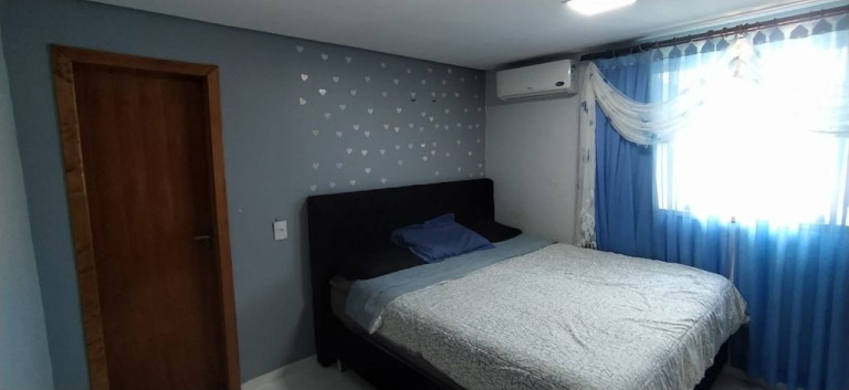 Imagem Imóvel com 3 Quartos à Venda, 300 m² em Vila Pioneira Imagem Imóvel com 3 Quartos à Venda, 300 m² em Vila Pioneira