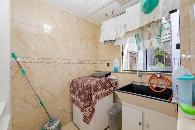 Imagem Casa com 4 Quartos à Venda, 271 m² em Santo Inácio - Curitiba Imagem Casa com 4 Quartos à Venda, 271 m² em Santo Inácio - Curitiba