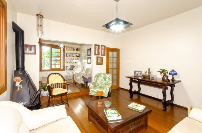 Imagem Casa com 4 Quartos à Venda, 332 m² em Petrópolis - Porto Alegre Imagem Casa com 4 Quartos à Venda, 332 m² em Petrópolis - Porto Alegre