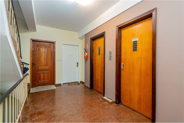Imagem Imóvel com 3 Quartos à Venda, em Santa Cecília - Porto Alegre Imagem Imóvel com 3 Quartos à Venda, em Santa Cecília - Porto Alegre