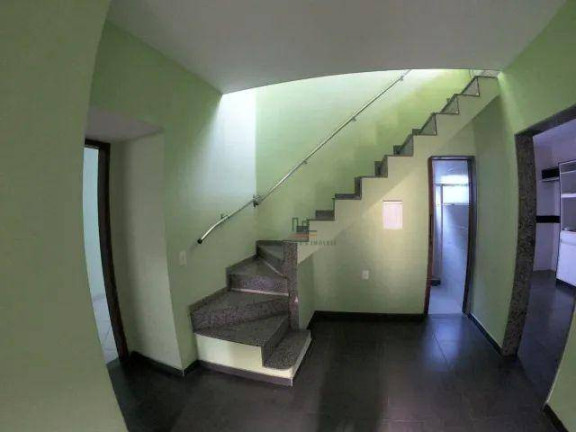 Imagem Casa com 3 Quartos à Venda, 300 m² em Trindade - São Gonçalo Imagem Casa com 3 Quartos à Venda, 300 m² em Trindade - São Gonçalo