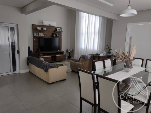 Imagem Casa com 3 Quartos à Venda, 327 m² em Estreito - Florianópolis