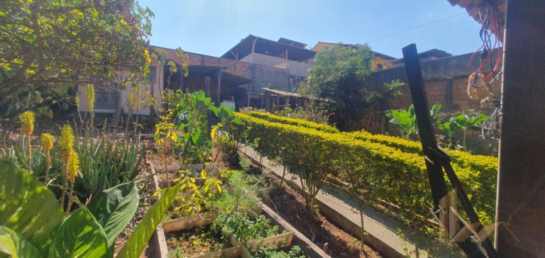 Imagem Casa com 6 Quartos à Venda, 280 m² em Vale Das Amendoeiras - Contagem Imagem Casa com 6 Quartos à Venda, 280 m² em Vale Das Amendoeiras - Contagem