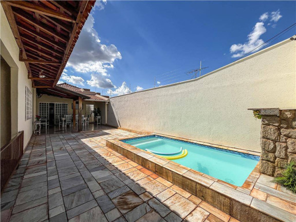 Imagem Casa com 3 Quartos à Venda, 270 m² em Parque Dos Bandeirantes - Ribeirão Preto Imagem Casa com 3 Quartos à Venda, 270 m² em Parque Dos Bandeirantes - Ribeirão Preto