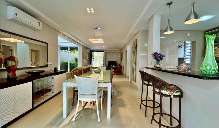 Imagem Casa com 5 Quartos à Venda, 257 m² em Riviera De São Lourenço - Bertioga Imagem Casa com 5 Quartos à Venda, 257 m² em Riviera De São Lourenço - Bertioga