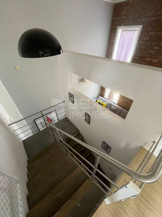 Imagem Casa com 4 Quartos à Venda, 243 m² em Centro - Camboriú Imagem Casa com 4 Quartos à Venda, 243 m² em Centro - Camboriú