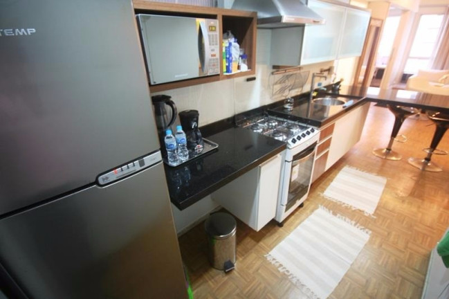 Imagem Imóvel com 1 Quarto para Temporada, 45 m² em Copacabana - Rio De Janeiro Imagem Imóvel com 1 Quarto para Temporada, 45 m² em Copacabana - Rio De Janeiro