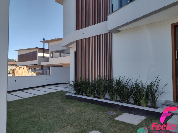 Imagem Casa com 3 Quartos à Venda, 204 m² em Rio Tavares - Florianópolis Imagem Casa com 3 Quartos à Venda, 204 m² em Rio Tavares - Florianópolis