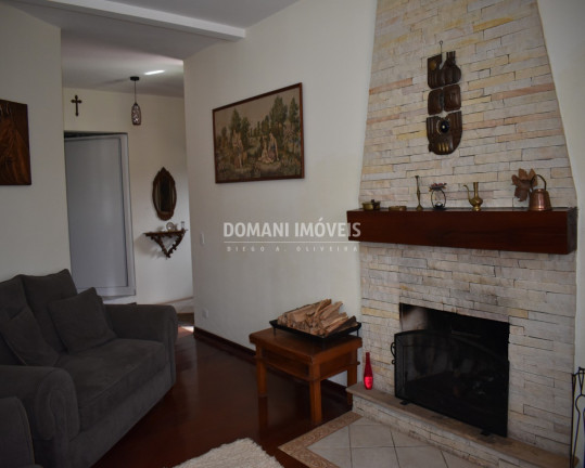 Imagem Casa com 4 Quartos à Venda, 260 m² em Região Do Jaguaribe - Campos Do Jordão Imagem Casa com 4 Quartos à Venda, 260 m² em Região Do Jaguaribe - Campos Do Jordão