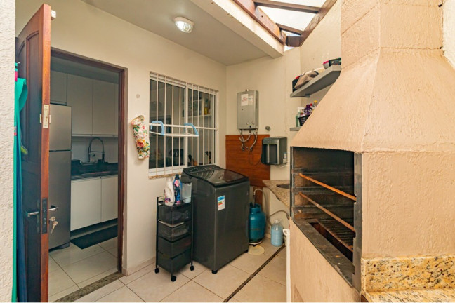 Imagem Casa com 2 Quartos à Venda, em Ipanema - Porto Alegre Imagem Casa com 2 Quartos à Venda, em Ipanema - Porto Alegre