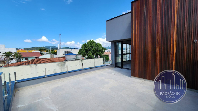 Imagem Sobrado com 3 Quartos à Venda, 184 m² em Centro - Balneário Camboriú Imagem Sobrado com 3 Quartos à Venda, 184 m² em Centro - Balneário Camboriú