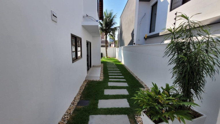 Imagem Casa com 3 Quartos à Venda, 305 m² em América - Joinville