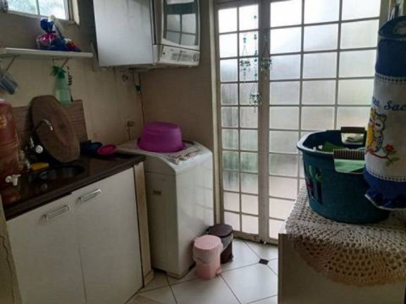 Imagem Sobrado com 4 Quartos à Venda, 84 m² em Humaitá - Porto Alegre Imagem Sobrado com 4 Quartos à Venda, 84 m² em Humaitá - Porto Alegre