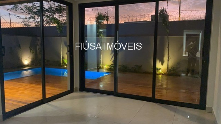 Imagem Casa com 3 Quartos à Venda, em Vila Do Golf - Ribeirão Preto Imagem Casa com 3 Quartos à Venda, em Vila Do Golf - Ribeirão Preto
