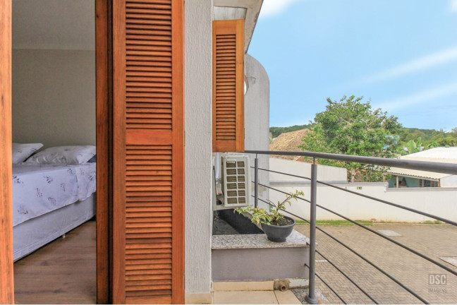 Imagem Casa com 2 Quartos à Venda, 102 m² em Serraria - Porto Alegre Imagem Casa com 2 Quartos à Venda, 102 m² em Serraria - Porto Alegre