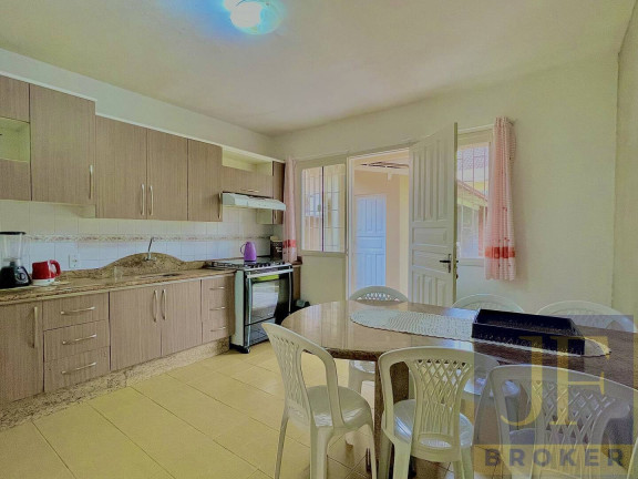 Imagem Casa com 3 Quartos para Temporada, 120 m² em Canasvieiras - Florianópolis Imagem Casa com 3 Quartos para Temporada, 120 m² em Canasvieiras - Florianópolis