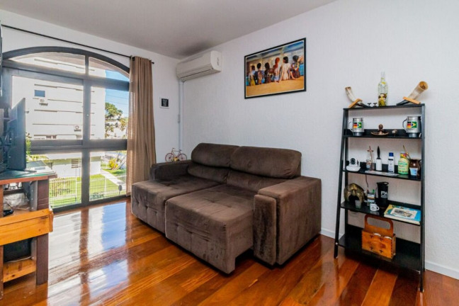Imagem Imóvel com 3 Quartos à Venda, 74 m² em Cristal - Porto Alegre Imagem Imóvel com 3 Quartos à Venda, 74 m² em Cristal - Porto Alegre