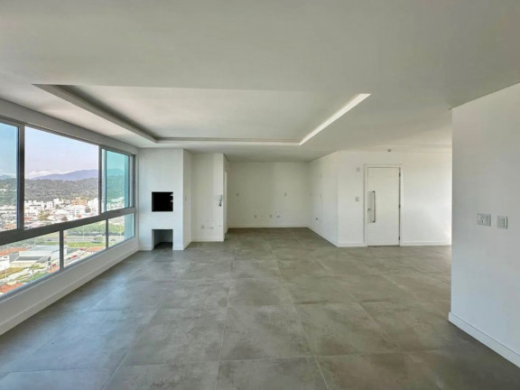 Apartamento com 3 Quartos à Venda, 135 m² em 2 Quadra Centro - Balneário Camboriú